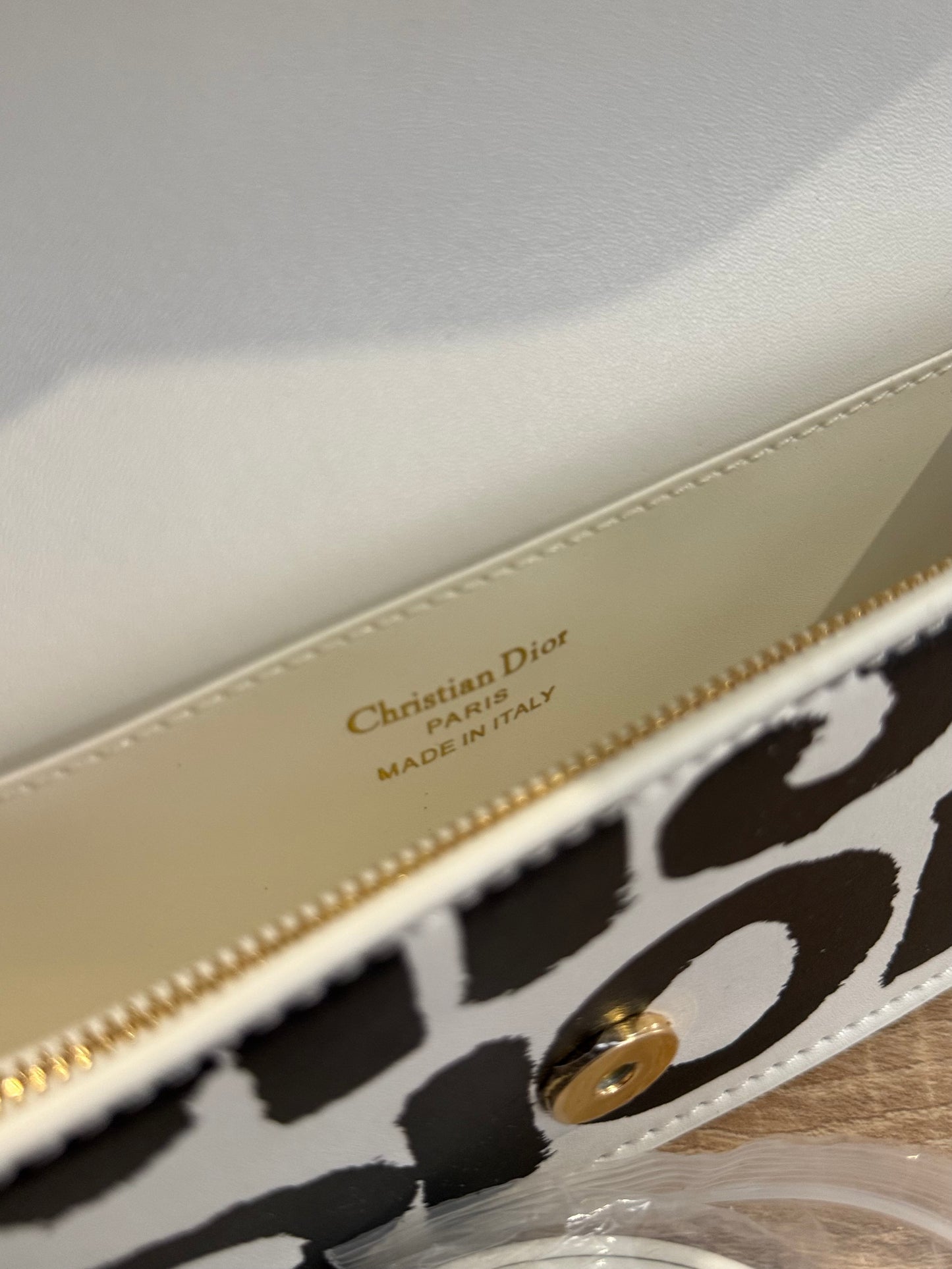 Bolso Cristian grafiti blanco