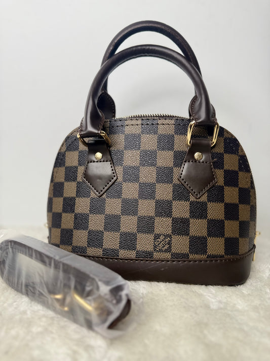 ALMA DAMIER poli