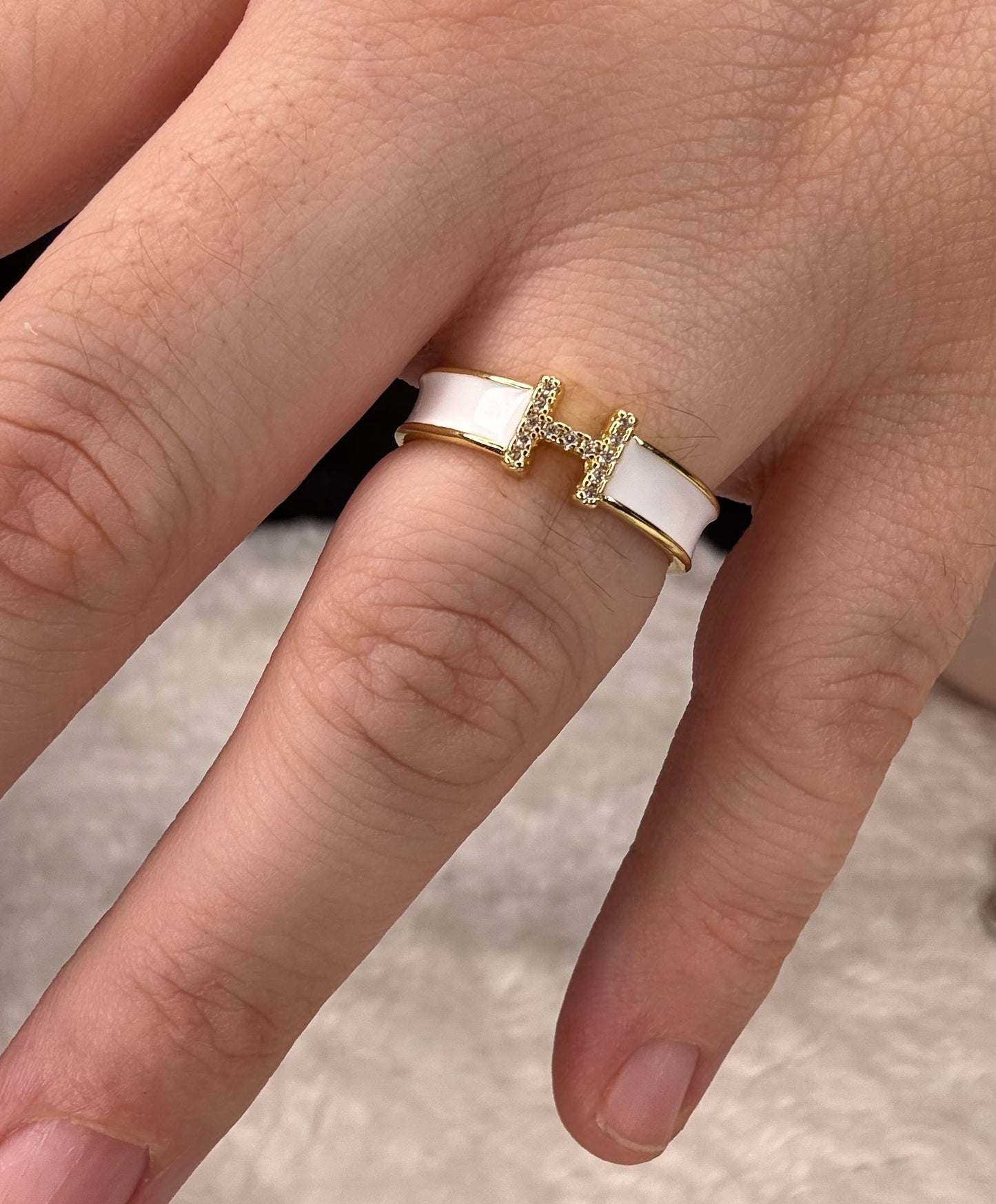 Anillo H